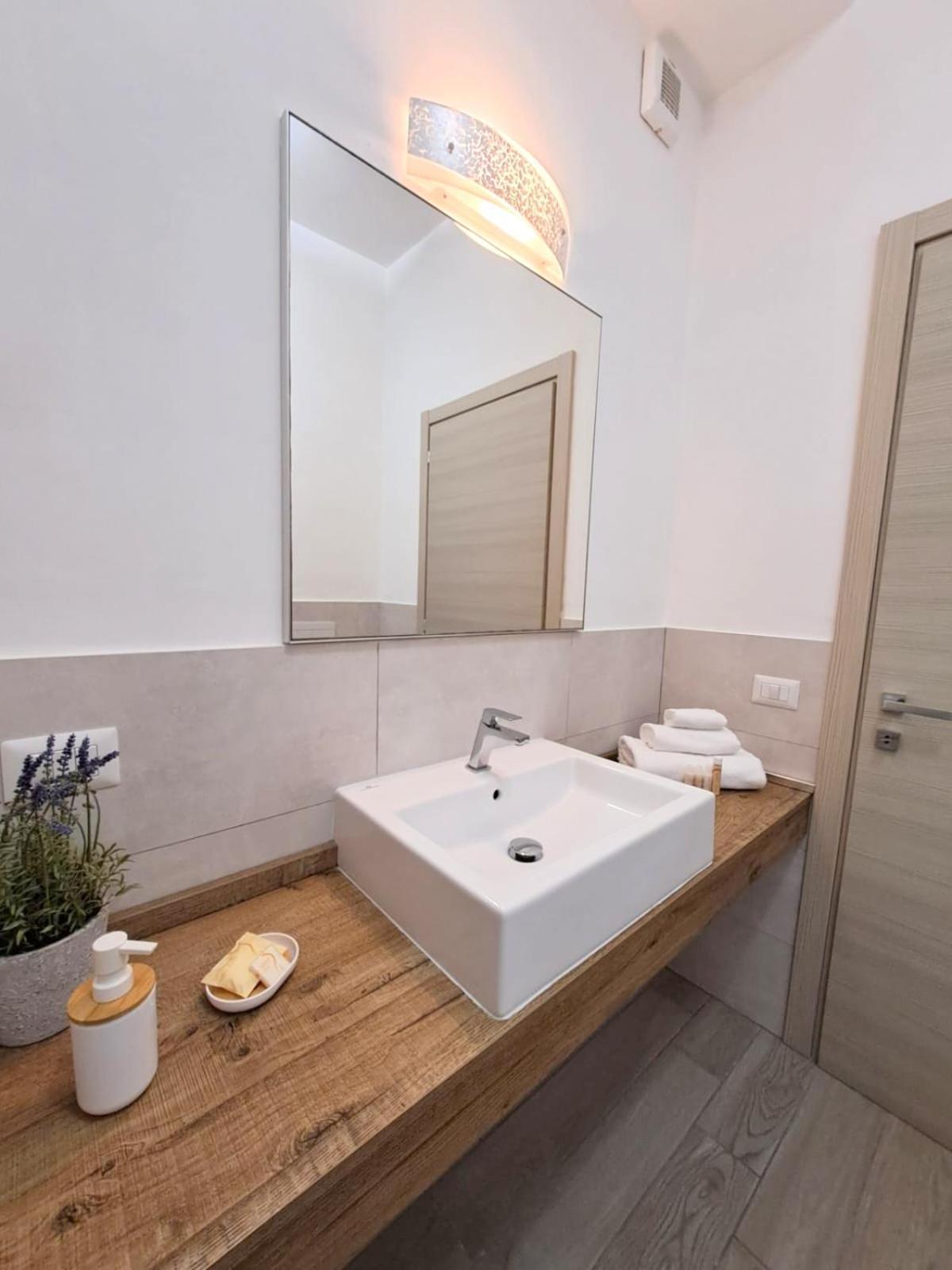 Ajana Rooms By Accomodo กาญารี ภายนอก รูปภาพ